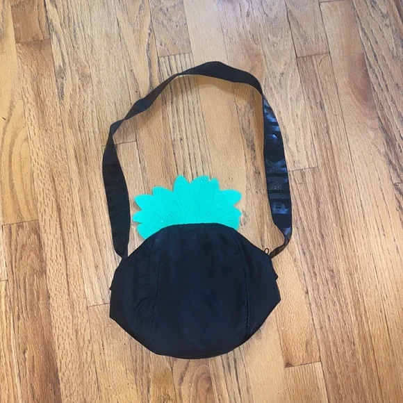 Victoria’s Secret Pineapple Cooler Bag - Picture 3 of 4